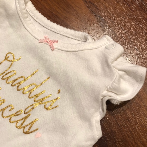 Carters Newborn “Daddy’s Princess” Onsie - Picture 4 of 5